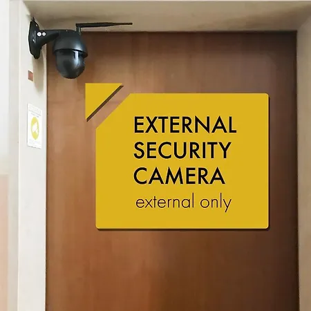 Lucky Near Train Station And Center