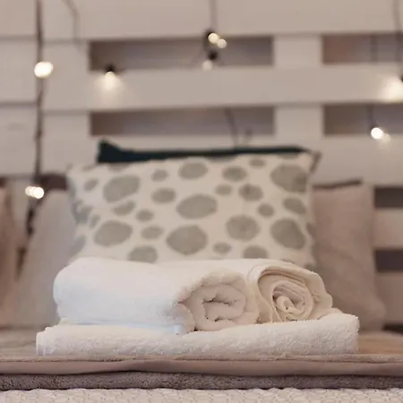 Lucky Near Train Station And Center